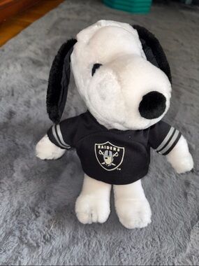 Vintage Applause Snoopy Plush wearing Raiders Jersey